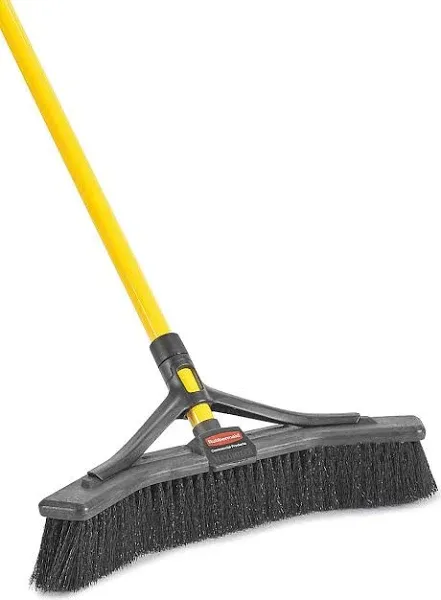 Rubbermaid Maximizer Push-to-Center Broom