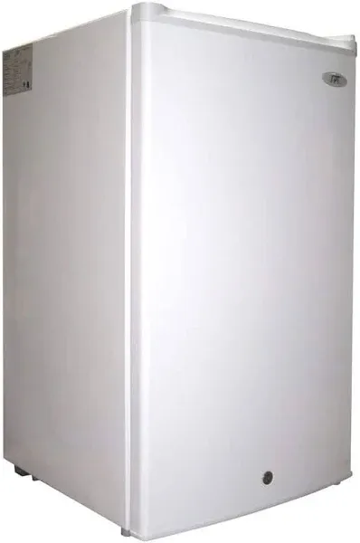 Sunpentown 3.0 Cu.Ft. Upright Freezer with Energy Star - White