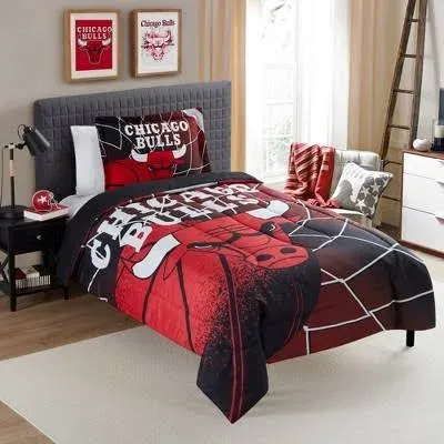 Northwest Group NBA Chicago Bulls Comforter & Sham Set