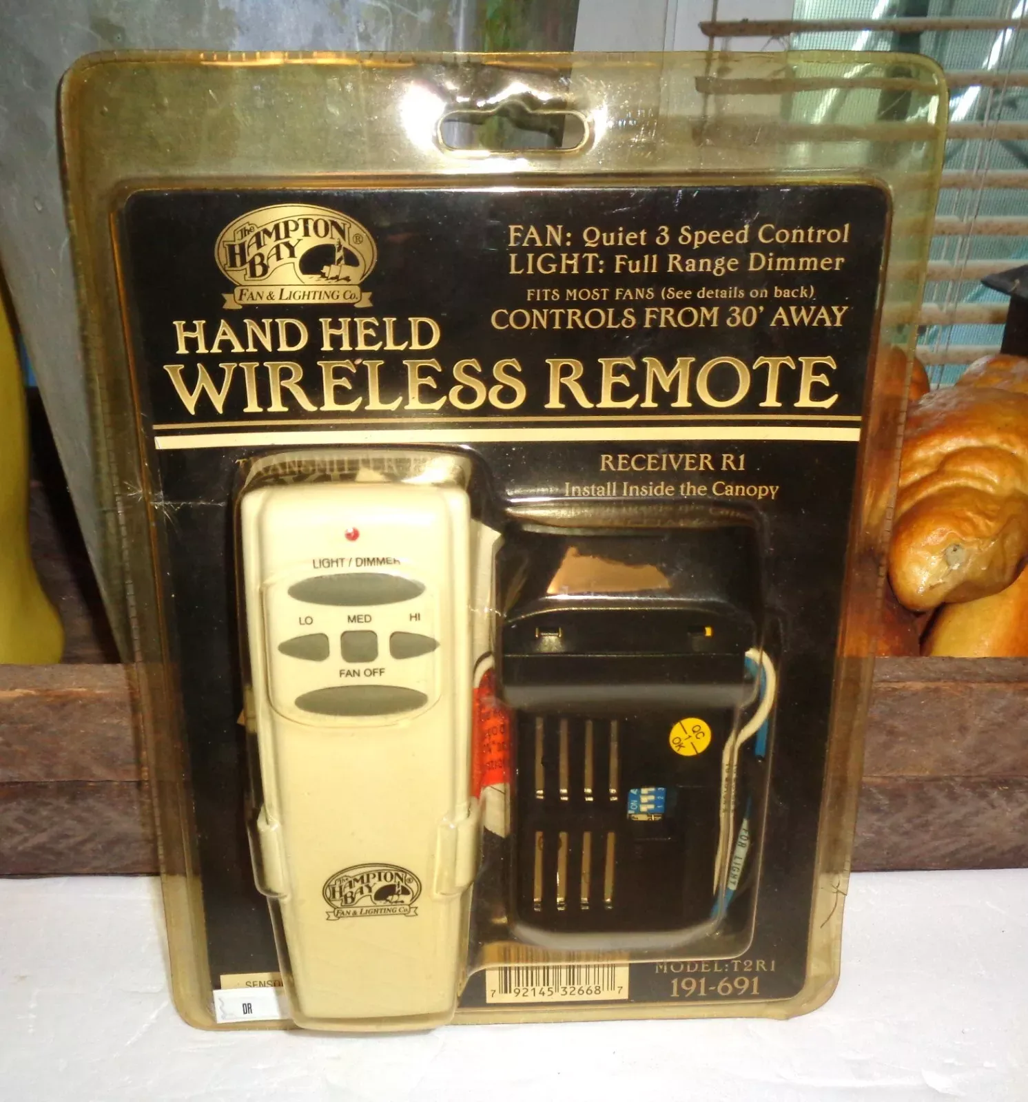 Hampton Bay Hand Held Wireless Remote 191-691 Transmitter T2 and Receiver R1 NEW