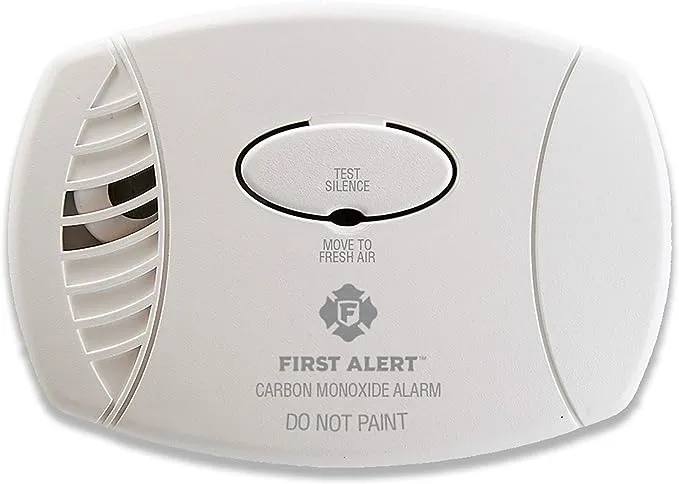 First Alert CO600 Plug-In Carbon Monoxide Detector