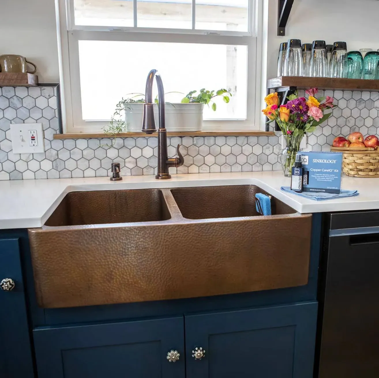 SINKOLOGY Kitchen Sink 33&#034; Double Bowl Undermount Farmhouse/Apro<wbr/>n Antique Copper