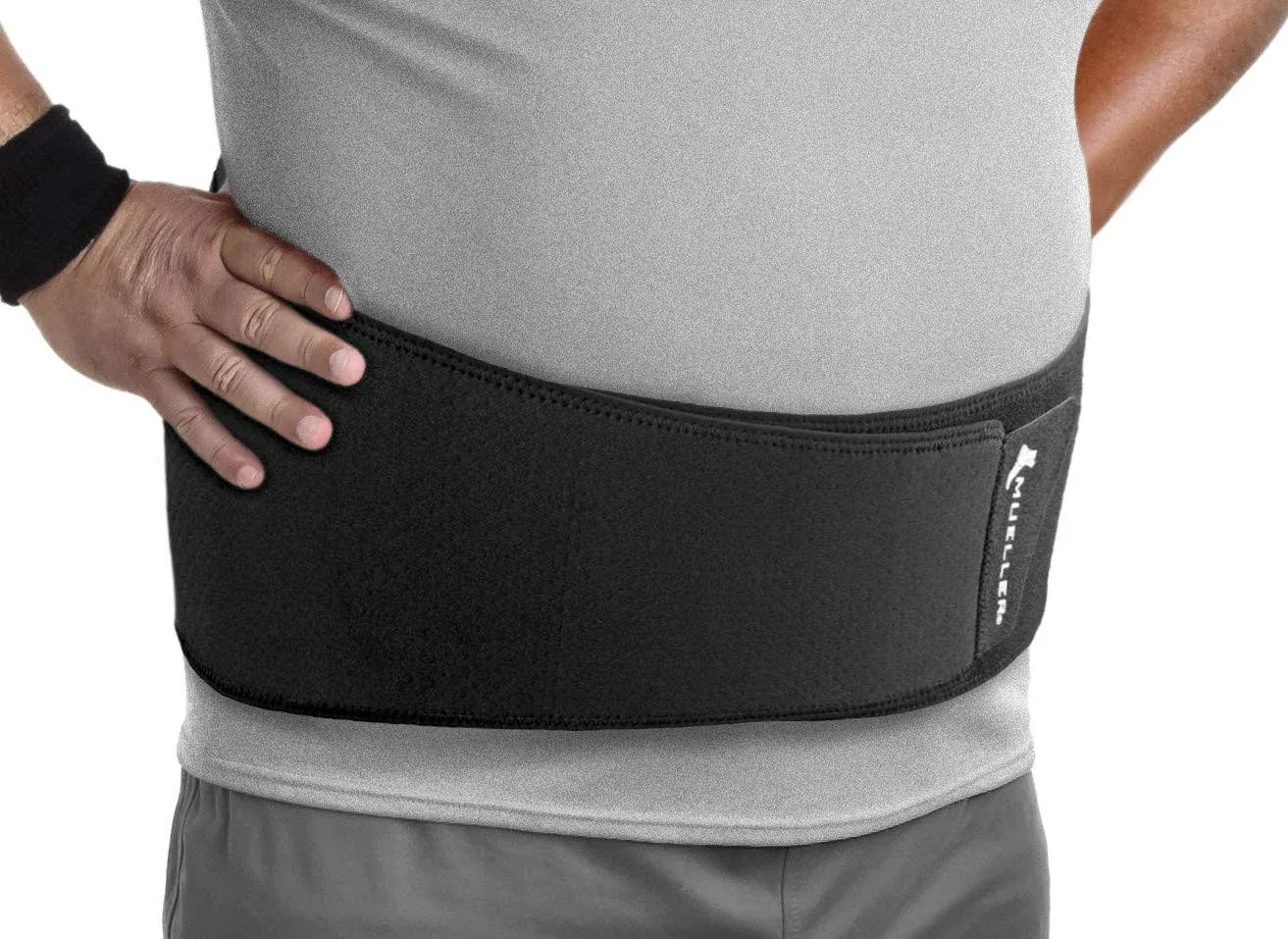 Mueller Sports Medicine Adjustable Back Support Belt Back Pain Relief Support for Men and Women Ideal for Lower Back Pain Strains Sprains Aches Black